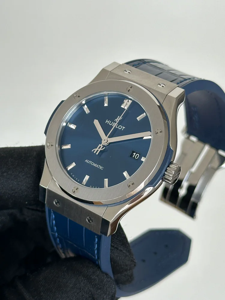 Hublot Classic Fusion Blue 542.NX.7170.LR